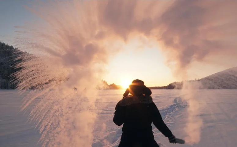 Vidéo : plongée en Laponie, destination paradisiaque à -40 degrés