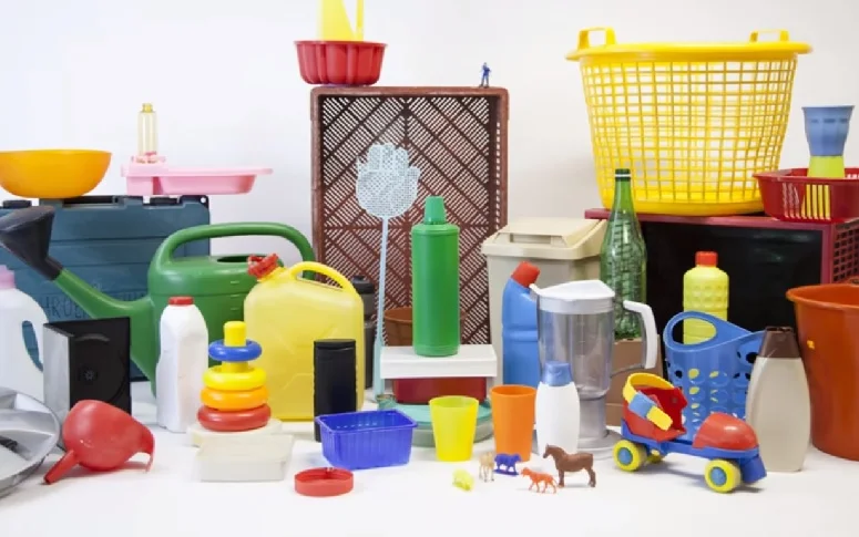 Vidéo : il invente une machine DIY pour recycler le plastique