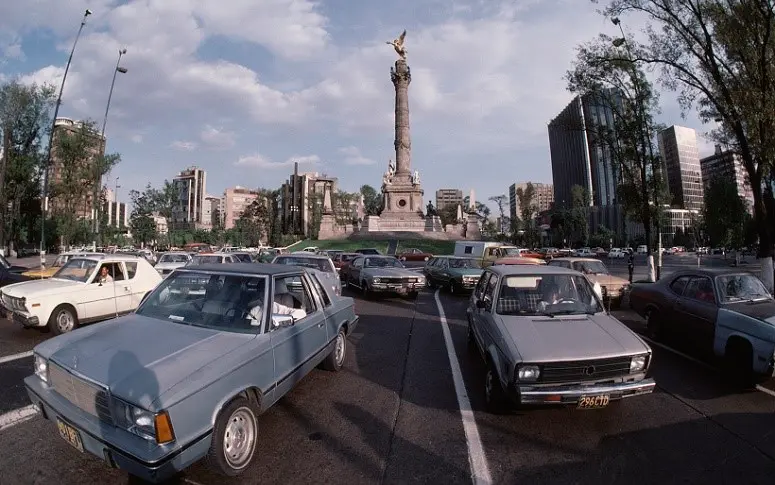 Mexico bannit les voitures de ses rues un jour par semaine