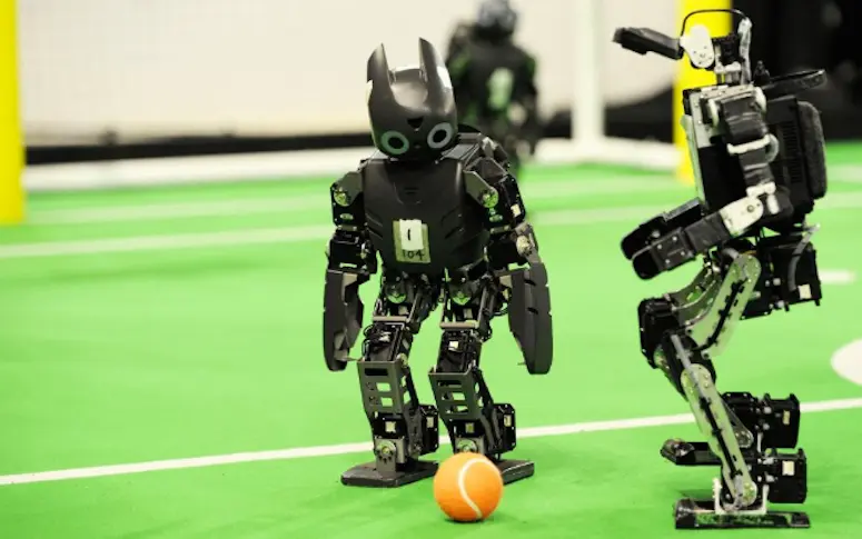Vidéo : pour la première fois, des robots gagnent un match de foot contre des humains