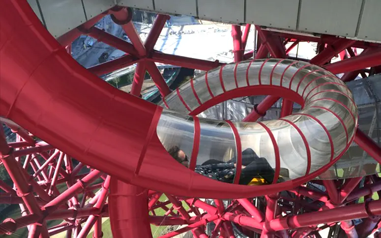 À Londres, la tour Orbit d’Anish Kapoor va être transformée en toboggan géant