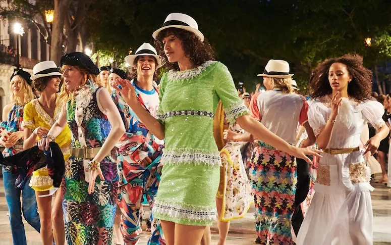 Avec son premier défilé à La Havane, Chanel fait souffler un vent de glamour sur Cuba