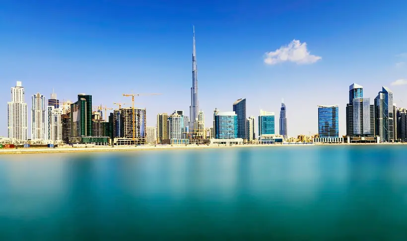 Les Emirats arabes unis veulent construire une montagne pour amener la pluie