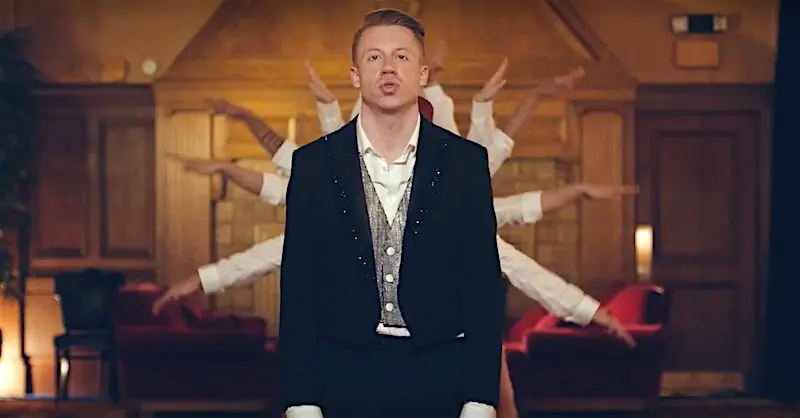 Macklemore et Ryan Lewis feat… Idris Elba dans le clip énergique de “Dance Off”