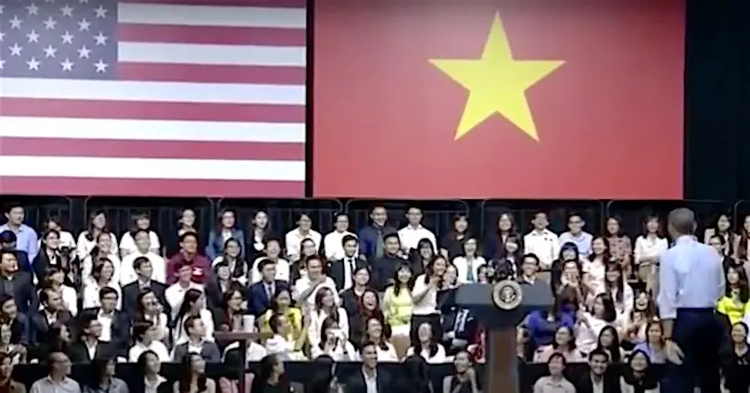 Vidéo : en visite au Viêtnam, Obama donne une leçon de rap