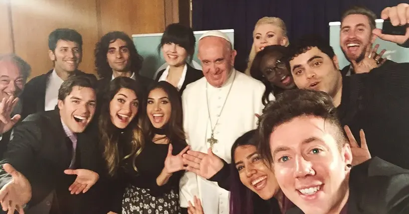 Quand le pape François fait l’éloge de youtubeuses beauté