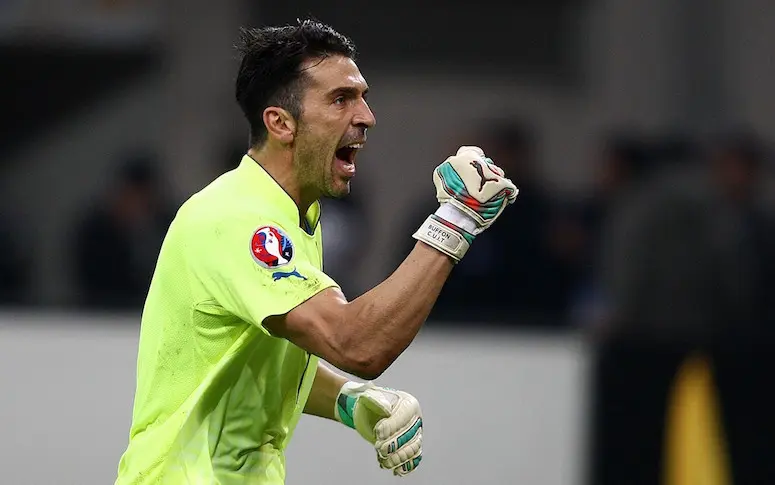 En 1999, Buffon gagnait la coupe UEFA avec Enrico Chiesa. Ce week-end, il jouait contre son fils