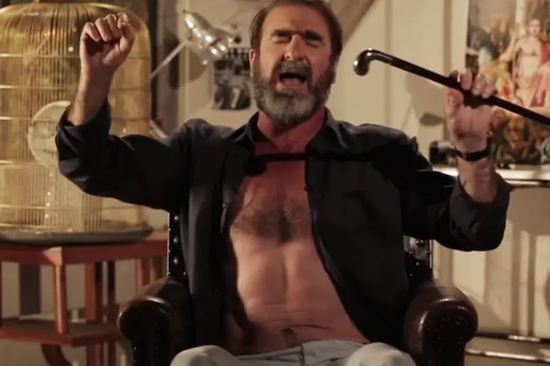 Vidéo : Eric Cantona pète un câble et hurle “Will Grigg’s on fire”