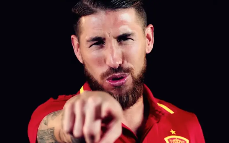 Vidéo : Sergio Ramos chante l’hymne de la Roja pour l’UEFA EURO 2016™