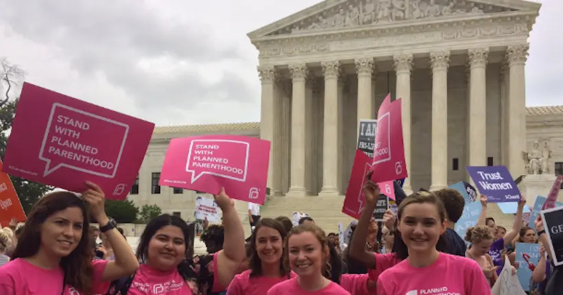 La Cour suprême américaine réaffirme le droit des femmes à l’avortement