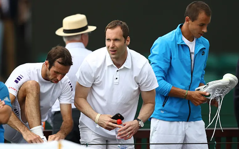 Éliminé de l’Euro, Petr Cech devient ramasseur de balles à Wimbledon