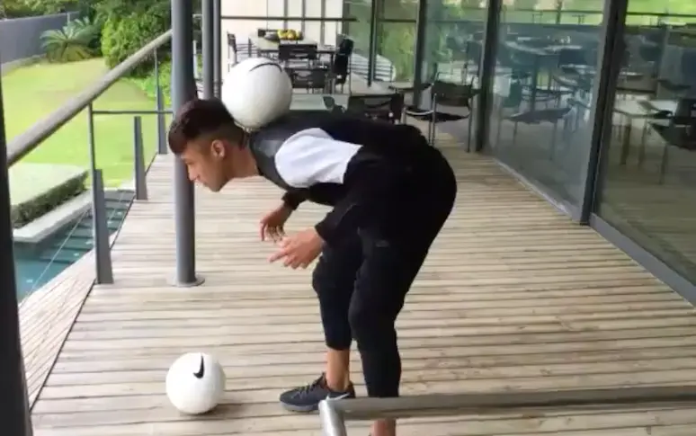 Vidéo : Neymar et Ronaldo se défient dans des challenges techniques