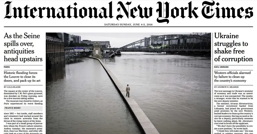 Un homme, la Seine : la sublime photo en une de l’International New York Times