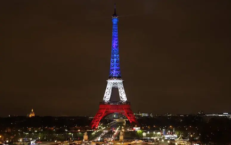 Pendant l’UEFA EURO 2016™, les fans pourront choisir la couleur de la Tour Eiffel