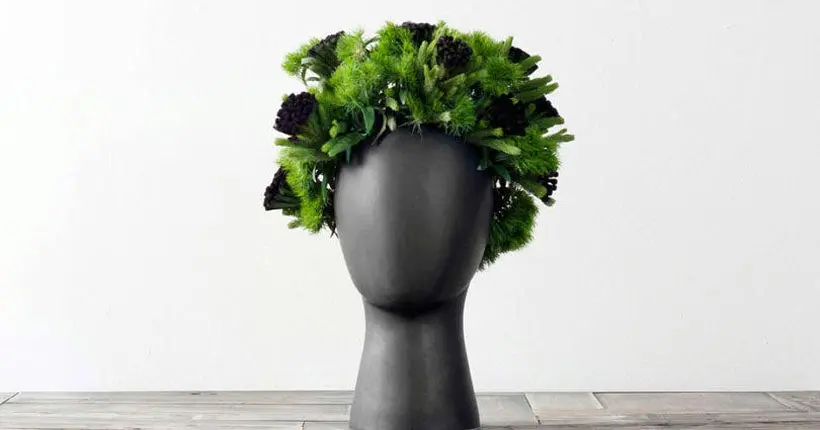 Ce vase multi-trous vous permet de jouer au coiffeur avec vos plantes