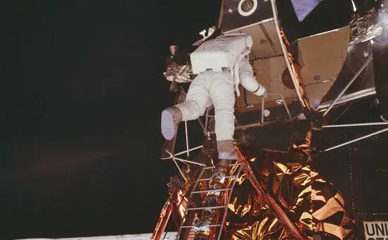 En images : les superbes photos “ratées” de la mission Apollo 11