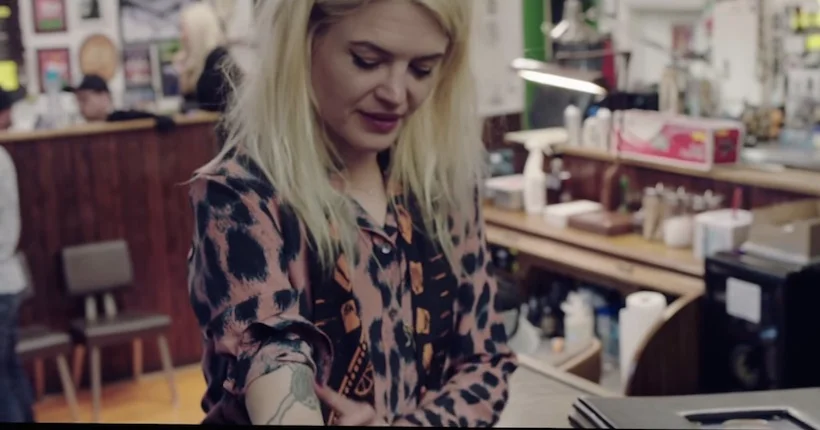 Vidéo : quand les Kills emmènent leurs fans se faire tatouer