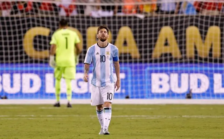 Le ballon du pénalty raté de Messi pourrait être vendu 27.000€