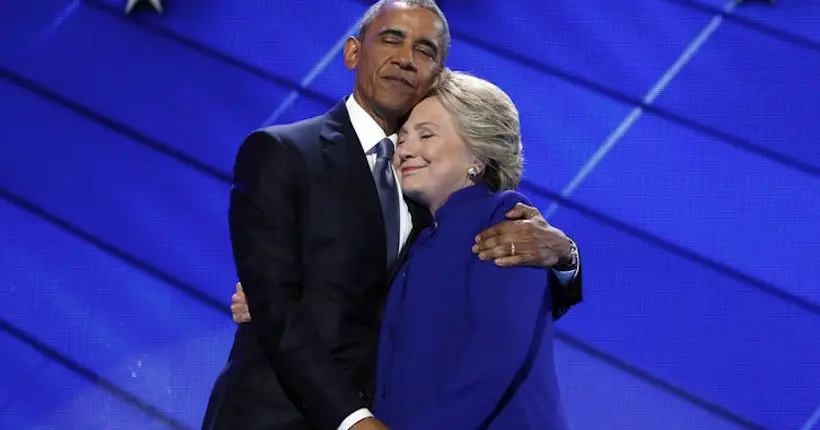 Les internautes ont adoré le câlin d’Obama et Clinton, et ils leur rendent bien