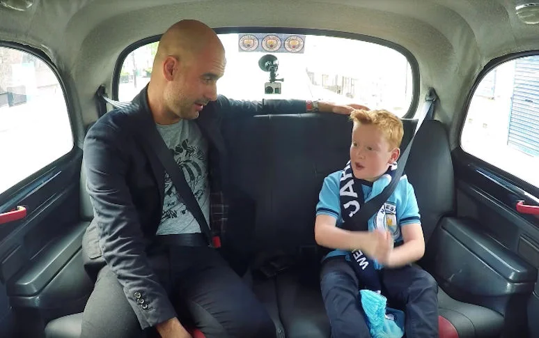 Vidéo : Pep Guardiola surprend un jeune fan dans un taxi