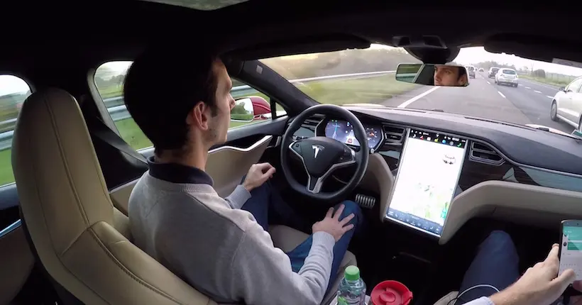 Californie : le conducteur endormi d’une Tesla arrêté par la police grâce à une feinte de l’Autopilot