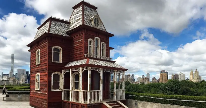 La maison du film Psychose reproduite sur le toit d’un musée new-yorkais