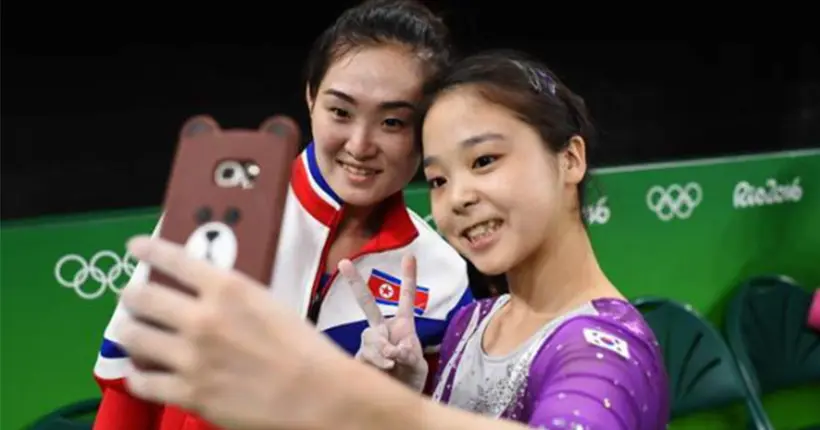 Aux JO, les deux Corée réunies pour un selfie symbolique