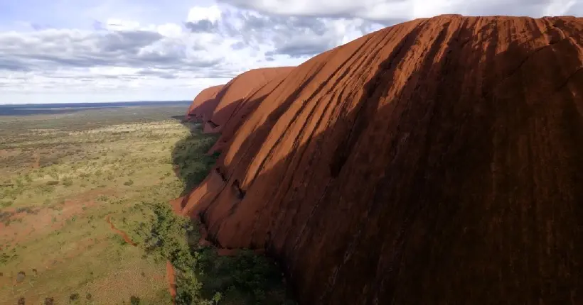 Vidéo : Uluru, le rocher sacré des Aborigènes, filmé pour la première fois depuis un drone