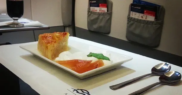 Un homme a dédié sa vie (et un compte Instagram) aux plateaux-repas des avions