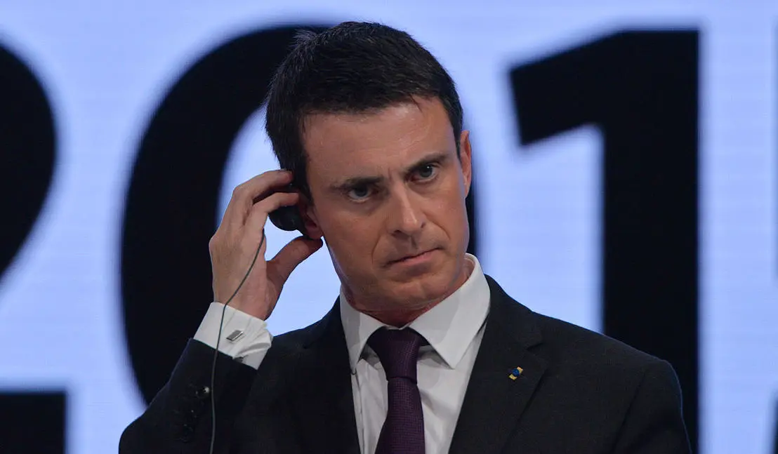 Manuel Valls “défend” la liberté des femmes en France et perd une occasion de se taire