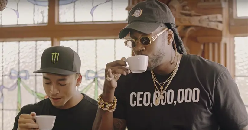 Le rappeur 2 Chainz goûte le café le plus cher du monde