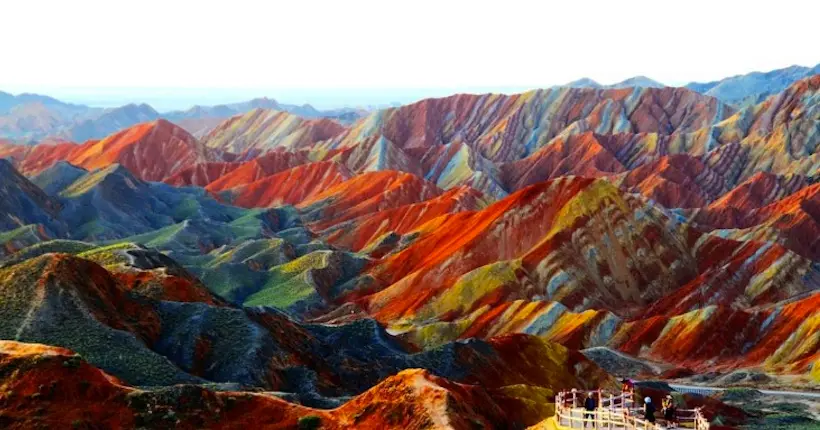 Les images des extraordinaires montagnes multicolores de Chine