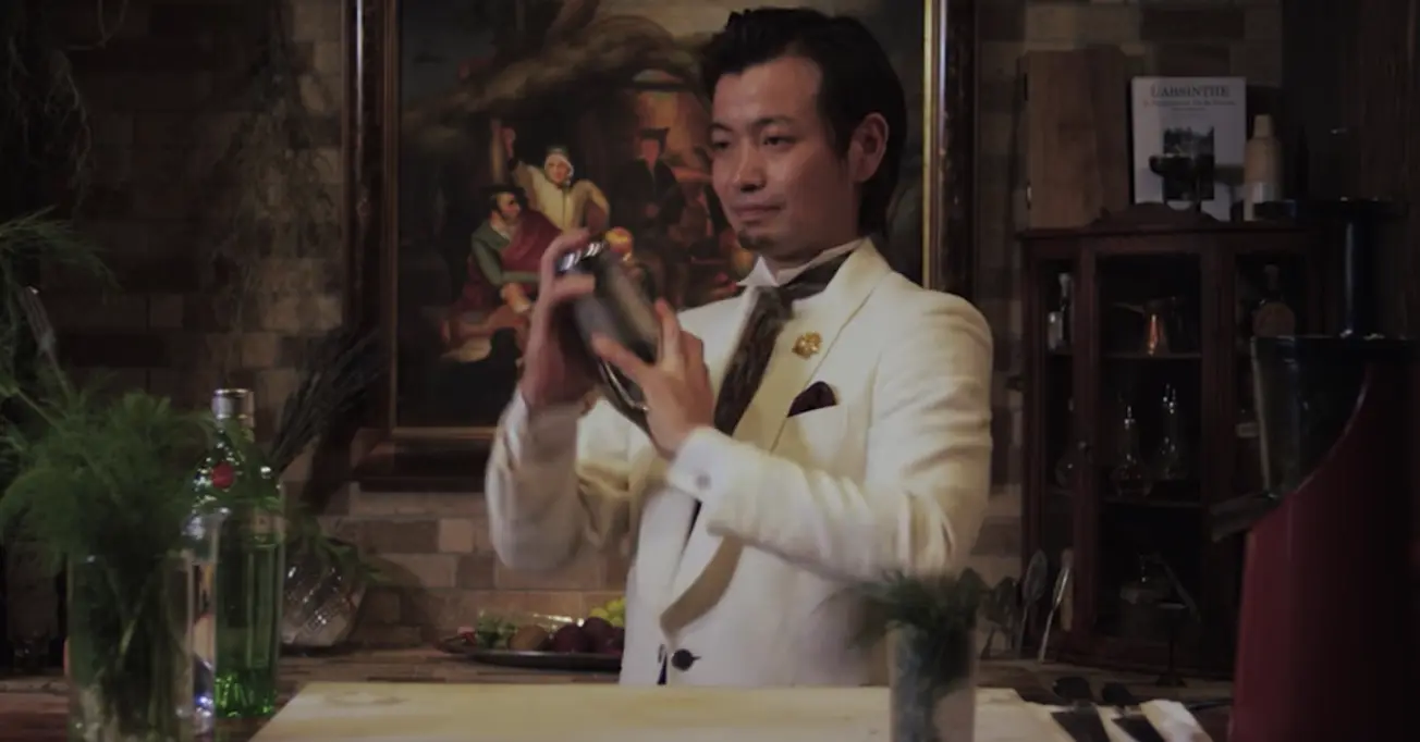Vidéo : les gestes précis du meilleur barman du Japon