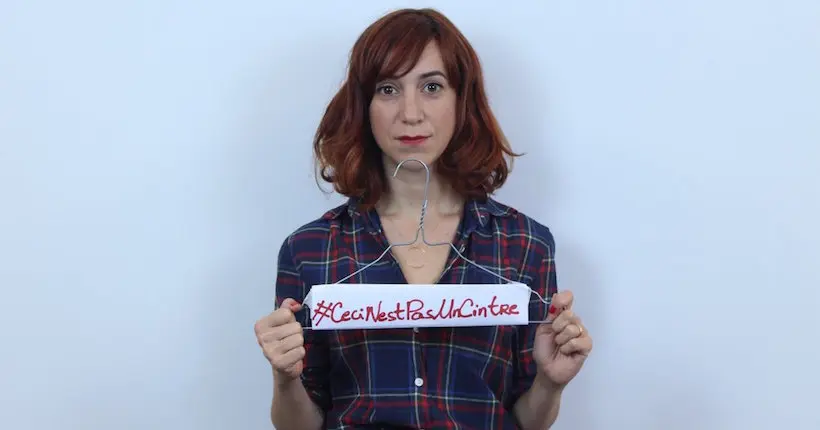 “Ceci n’est pas un cintre” : la campagne mystérieuse qui défend le droit à l’avortement