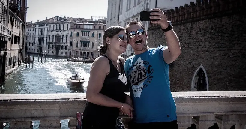 Jonathan Kluger se penche sur la folie du selfie