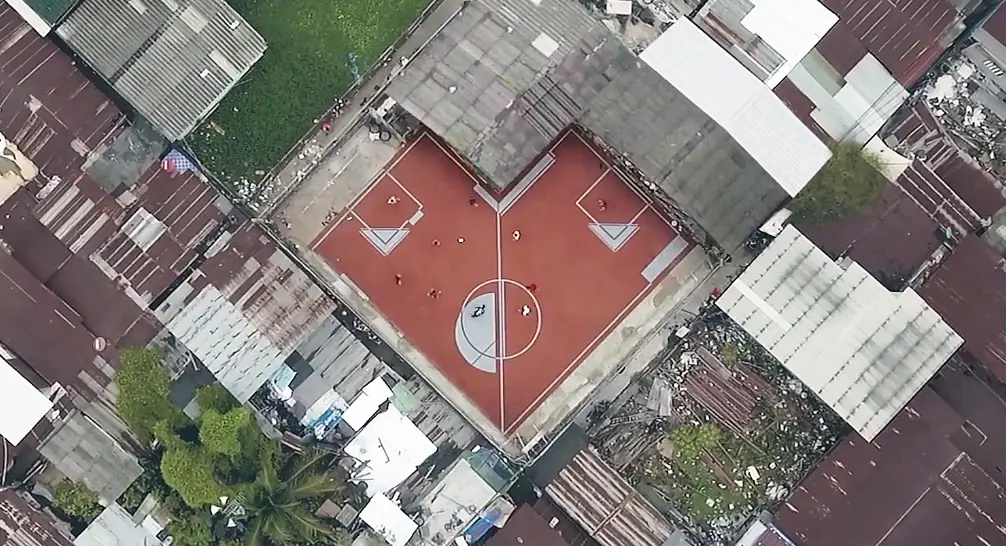 Vidéo : en Thaïlande, le premier terrain de foot non-rectangulaire a vu le jour