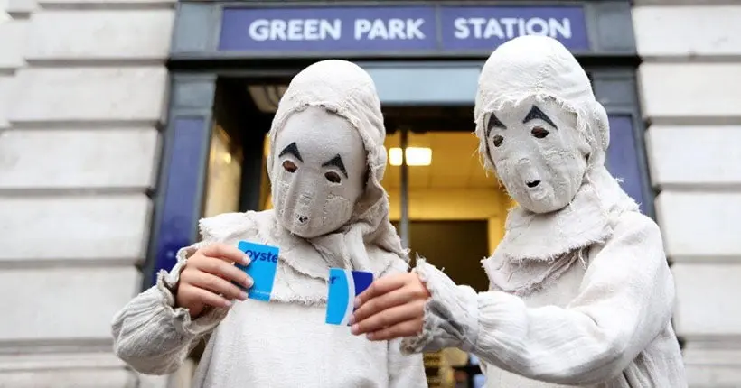 En images : les Enfants particuliers de Tim Burton repérés dans les rues de Londres