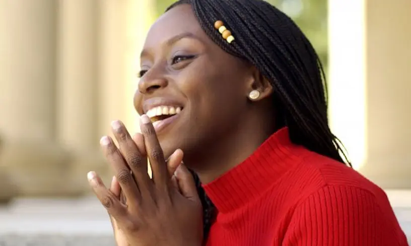 L’auteure nigériane Chimamanda Ngozi Adichie a écrit un manifeste sur comment élever une fille féministe