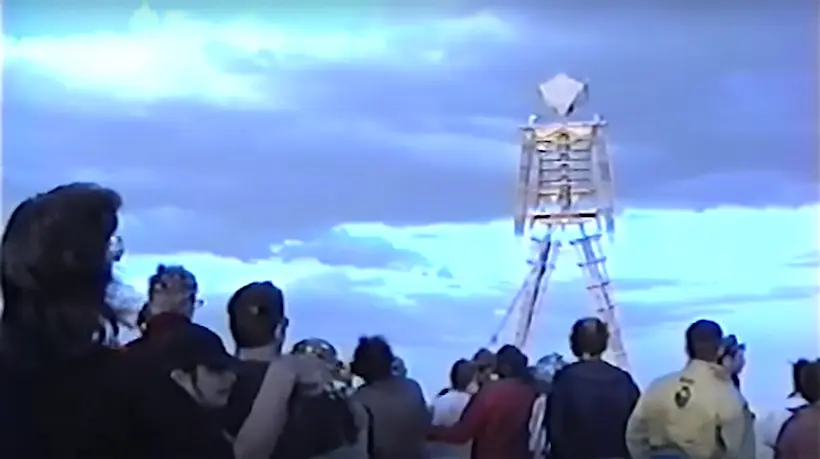 Vidéo : le Burning Man en 1992, c’était quand même autre chose