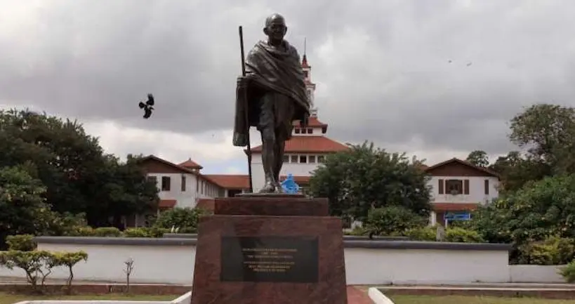 Au Ghana, une université va enlever une statue de Gandhi, à cause de son “racisme”