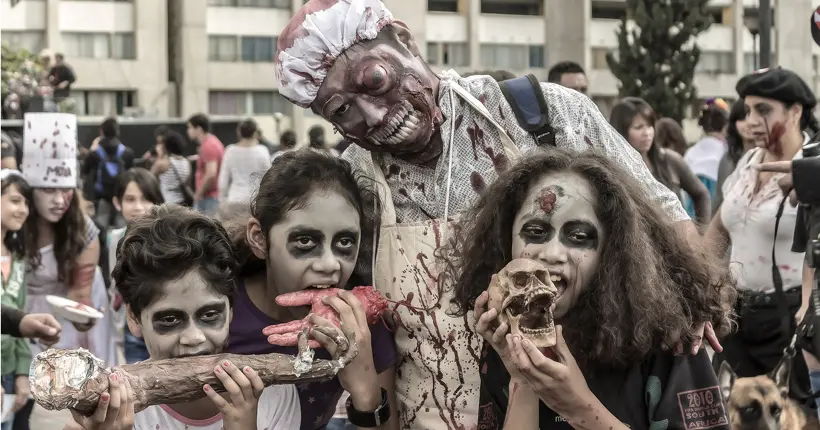 À Mexico, une invasion de zombies permet de récolter de la nourriture pour les défavorisés