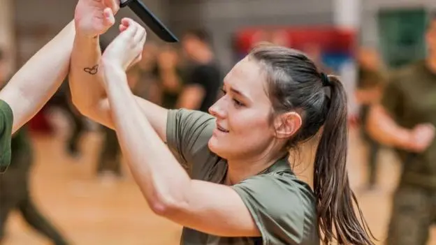 L’armée polonaise va offrir des cours gratuits d’autodéfense aux femmes