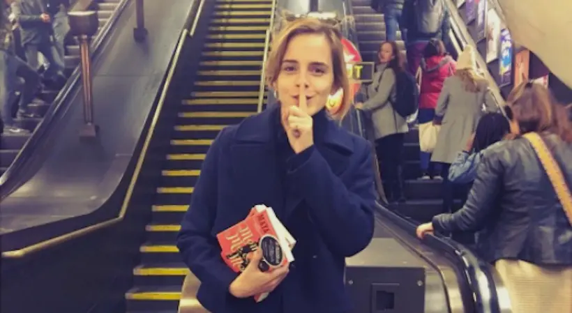 Emma Watson a dispersé des livres de Maya Angelou dans le métro de Londres