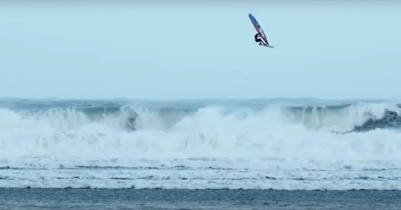 Vidéo : Red Bull et sa compétition de windsurf en plein ouragan