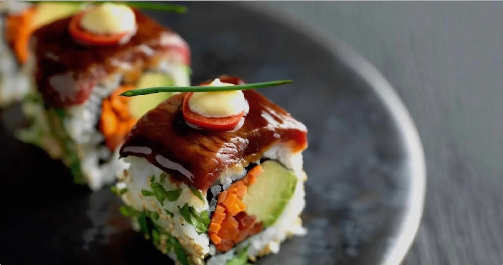 Le chef étoilé Kei Kobayashi crée des plats pour la carte de Sushi Shop