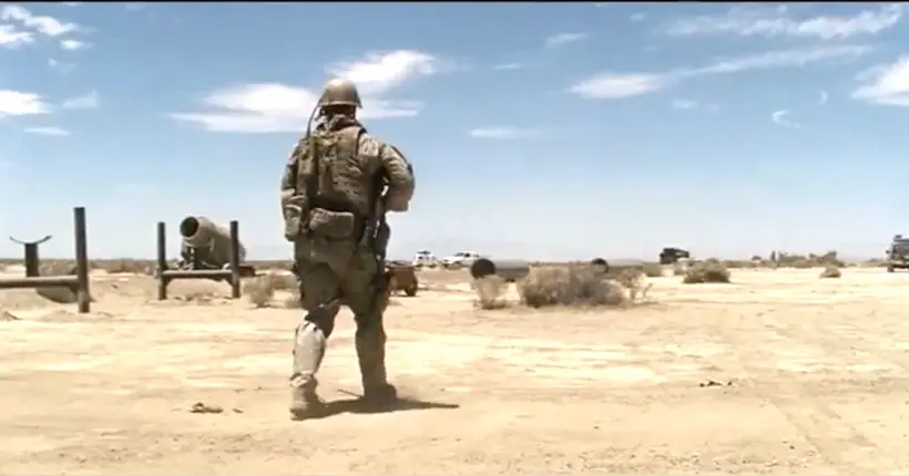 Dans le trailer explosif de The Wall, le nouveau Doug Liman, deux snipers s’affrontent