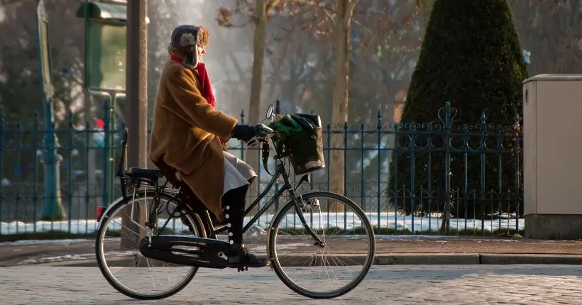 À quelle vitesse faut-il rouler à vélo pour respirer le moins de pollution ?