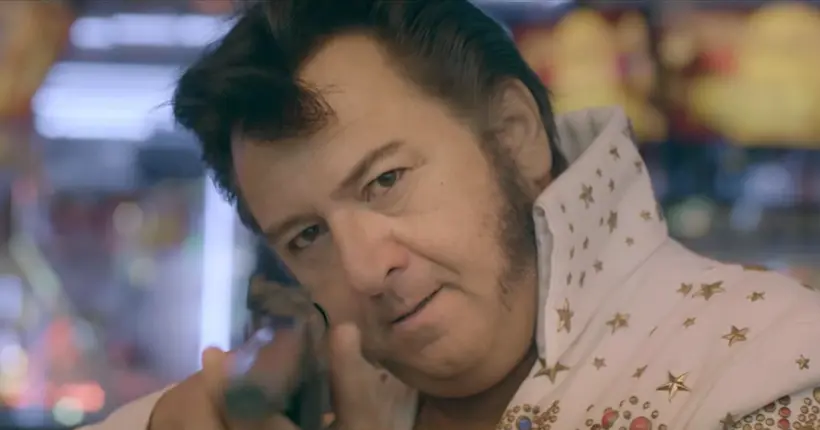 Une virée mélancolique avec un faux Elvis dans “Naked”, le nouveau clip de H-Burns