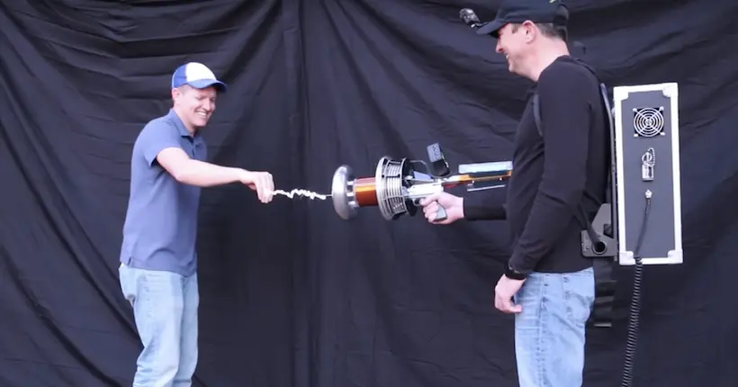 Vidéo : ces youtubeurs ont conçu un pistolet à éclairs avec une bobine Tesla