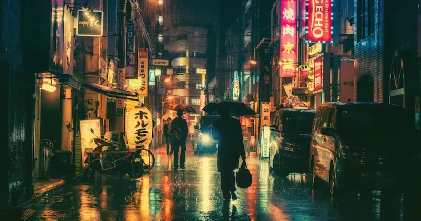 Les ruelles de Tokyo sous la douce lumière de la nuit